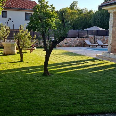 Villa Lulu Kamena Villa S Maslinikom Otok Krk Dobrinj Selo Gostinjac Krk Town Exterior foto